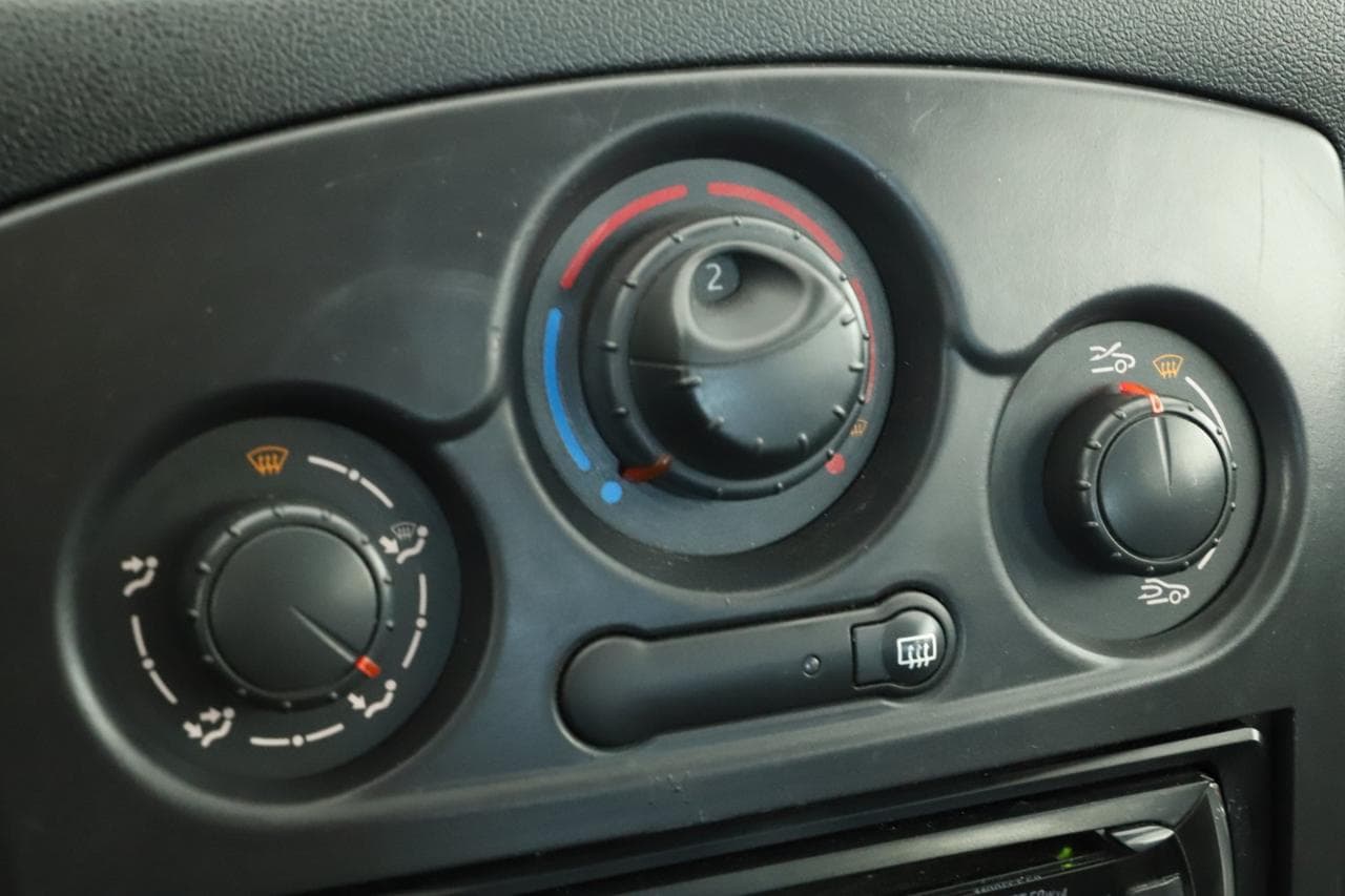 2009 Renault CLIO - 25