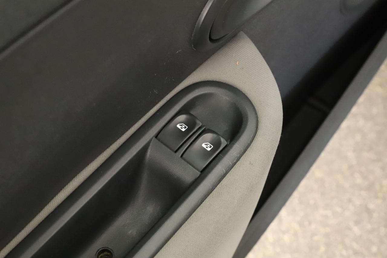 2009 Renault CLIO - 28