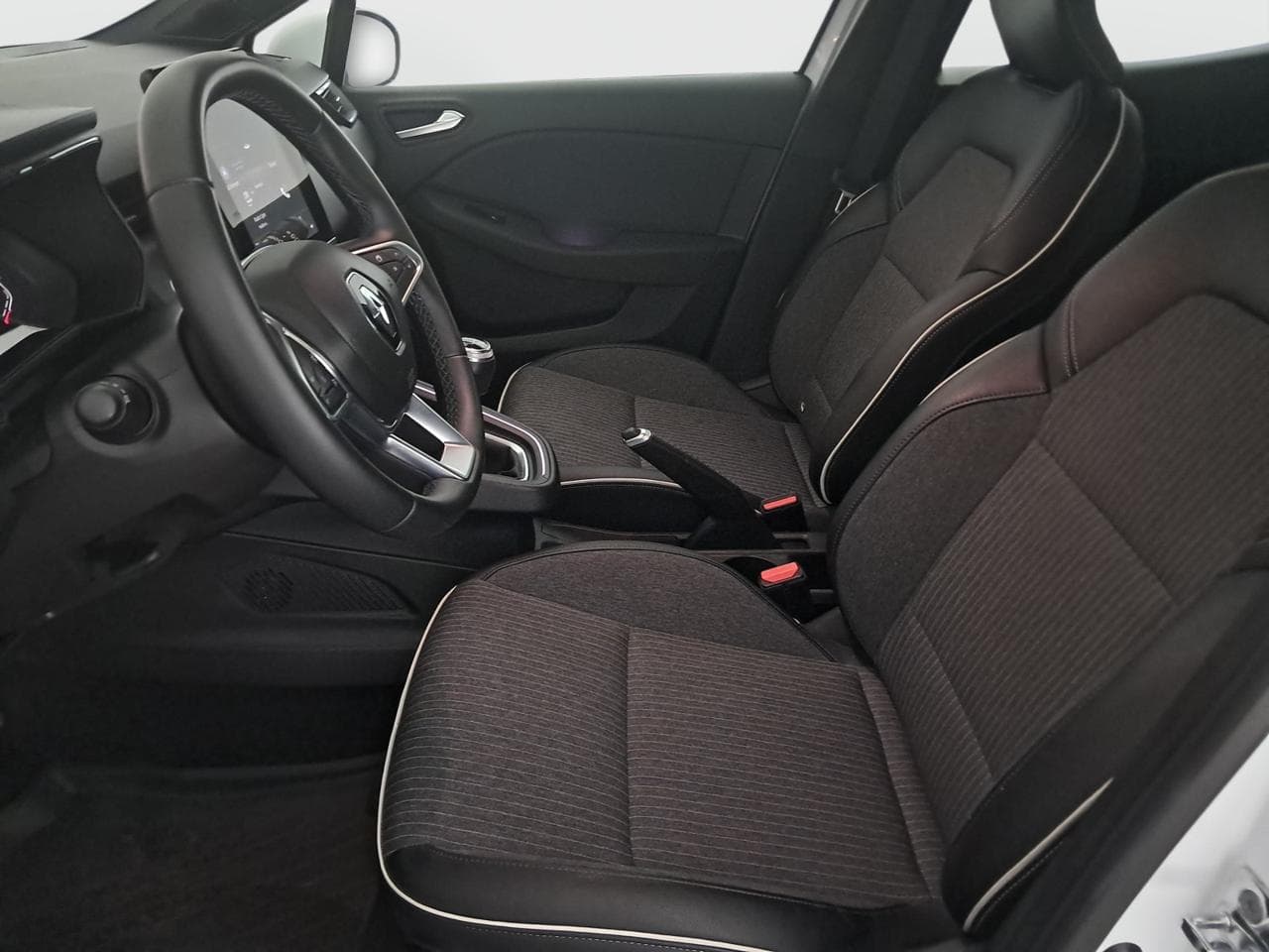 2021 Renault CLIO - 26