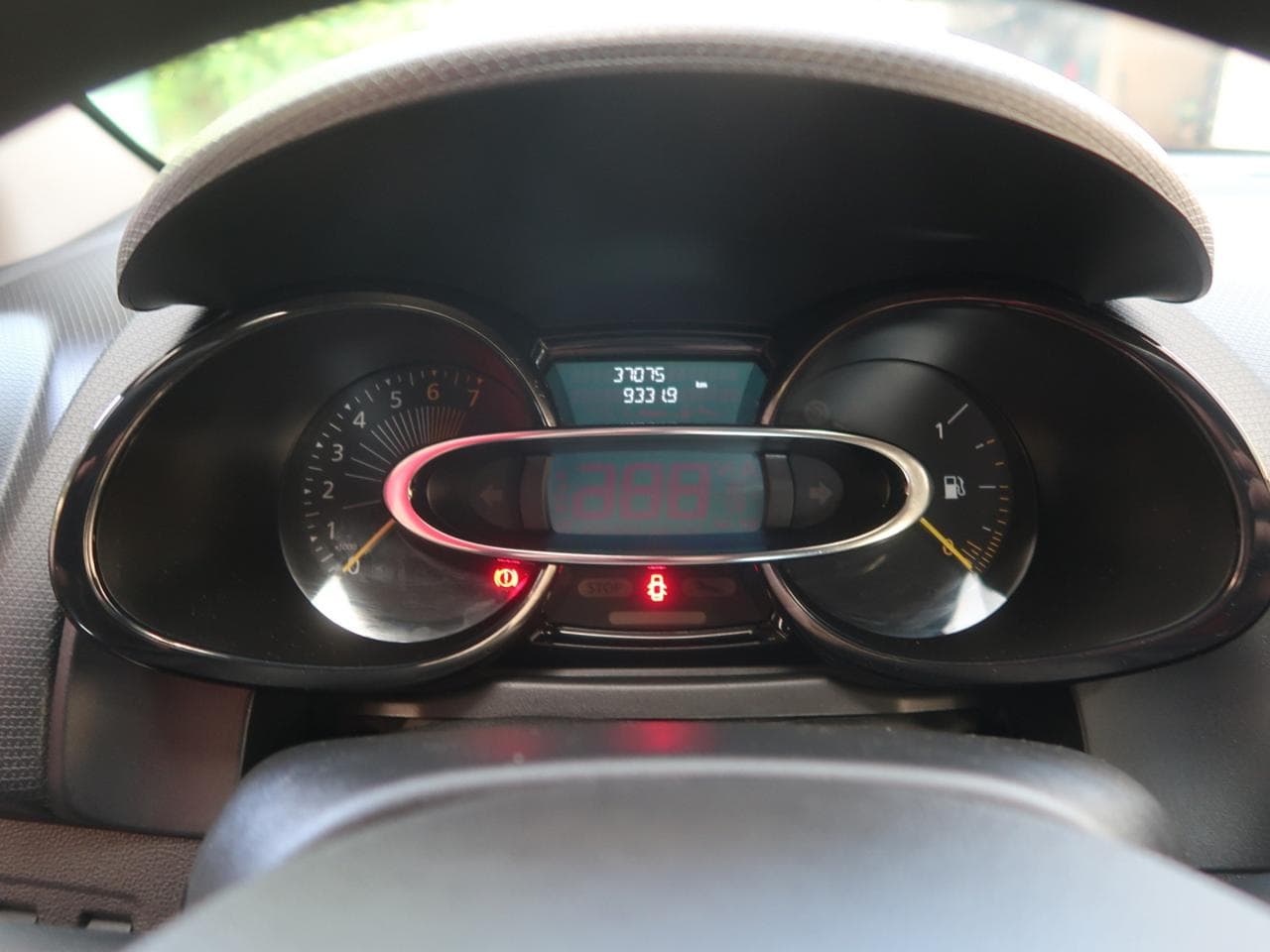 2015 Renault CLIO - 17