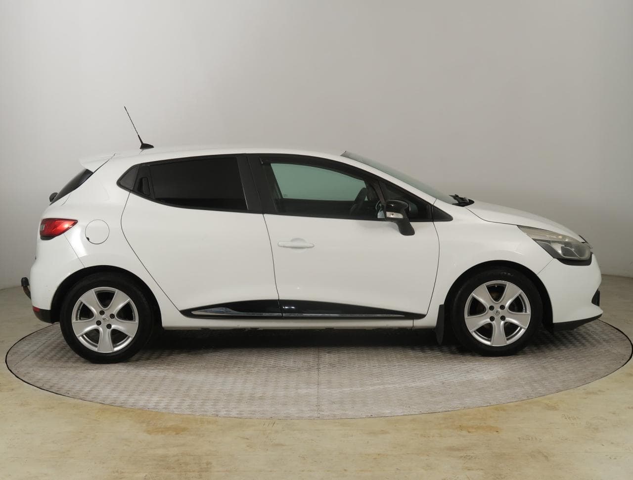 2013 Renault CLIO - 8