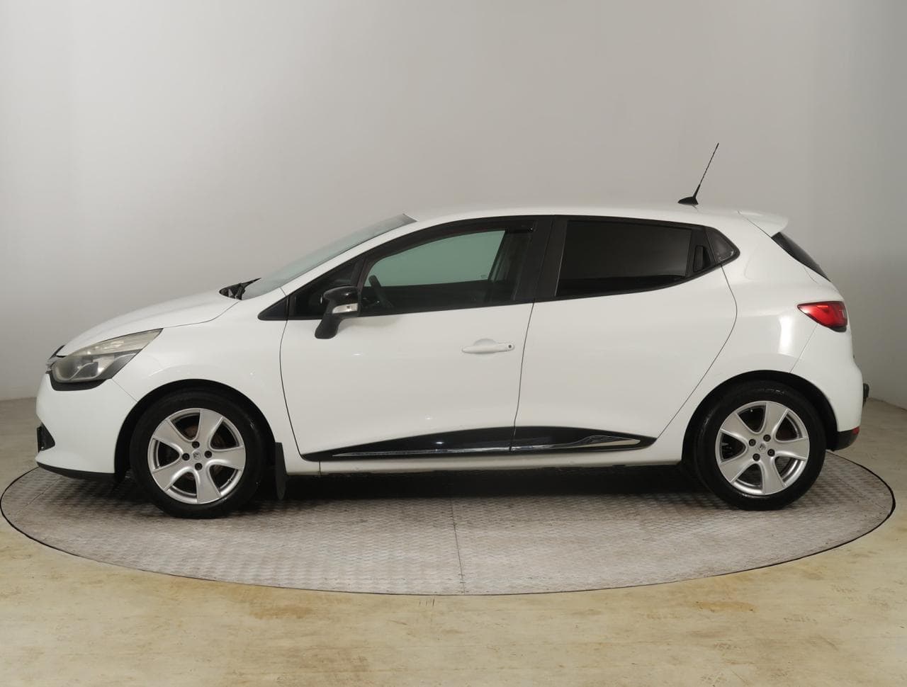 2013 Renault CLIO - 4