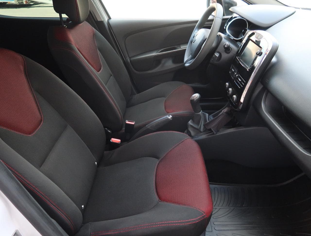 2013 Renault CLIO - 12