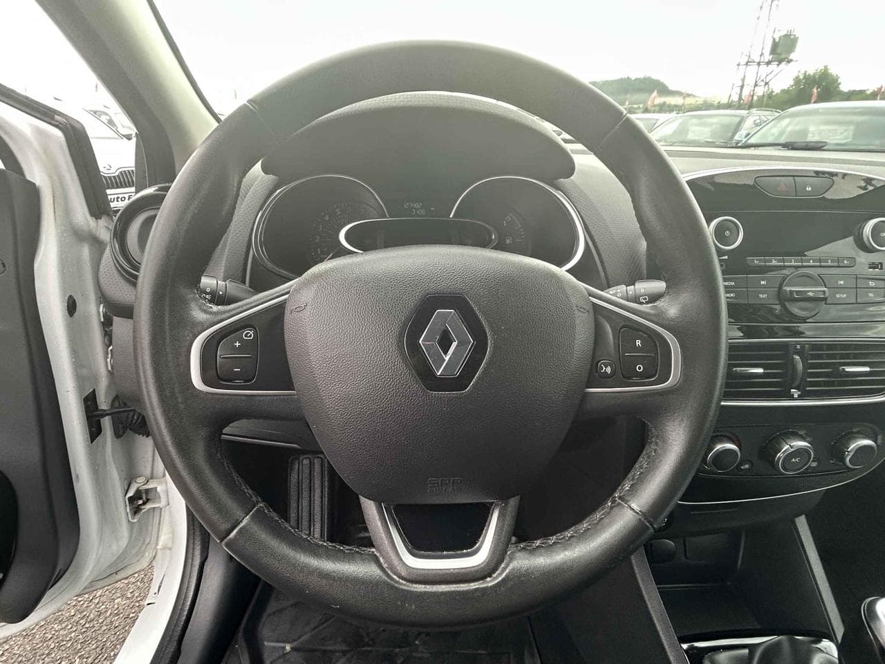 2016 Renault CLIO - 12