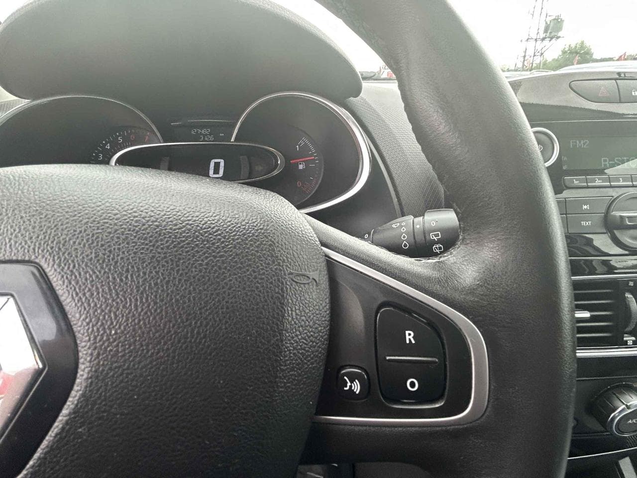 2016 Renault CLIO - 16