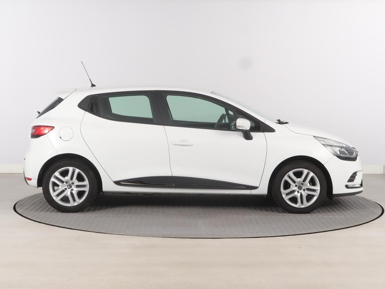2020 Renault CLIO - 8