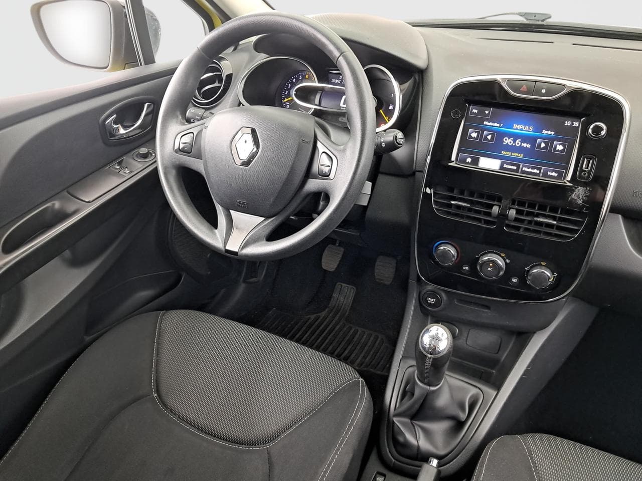 2014 Renault CLIO - 9