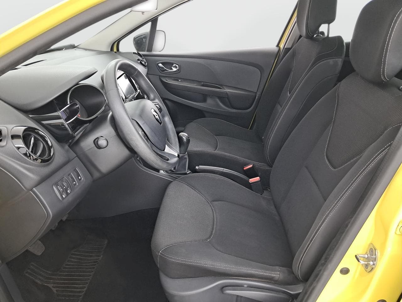 2014 Renault CLIO - 16