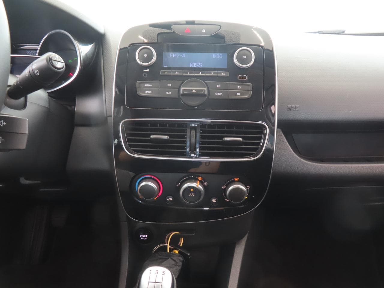 2017 Renault CLIO - 18