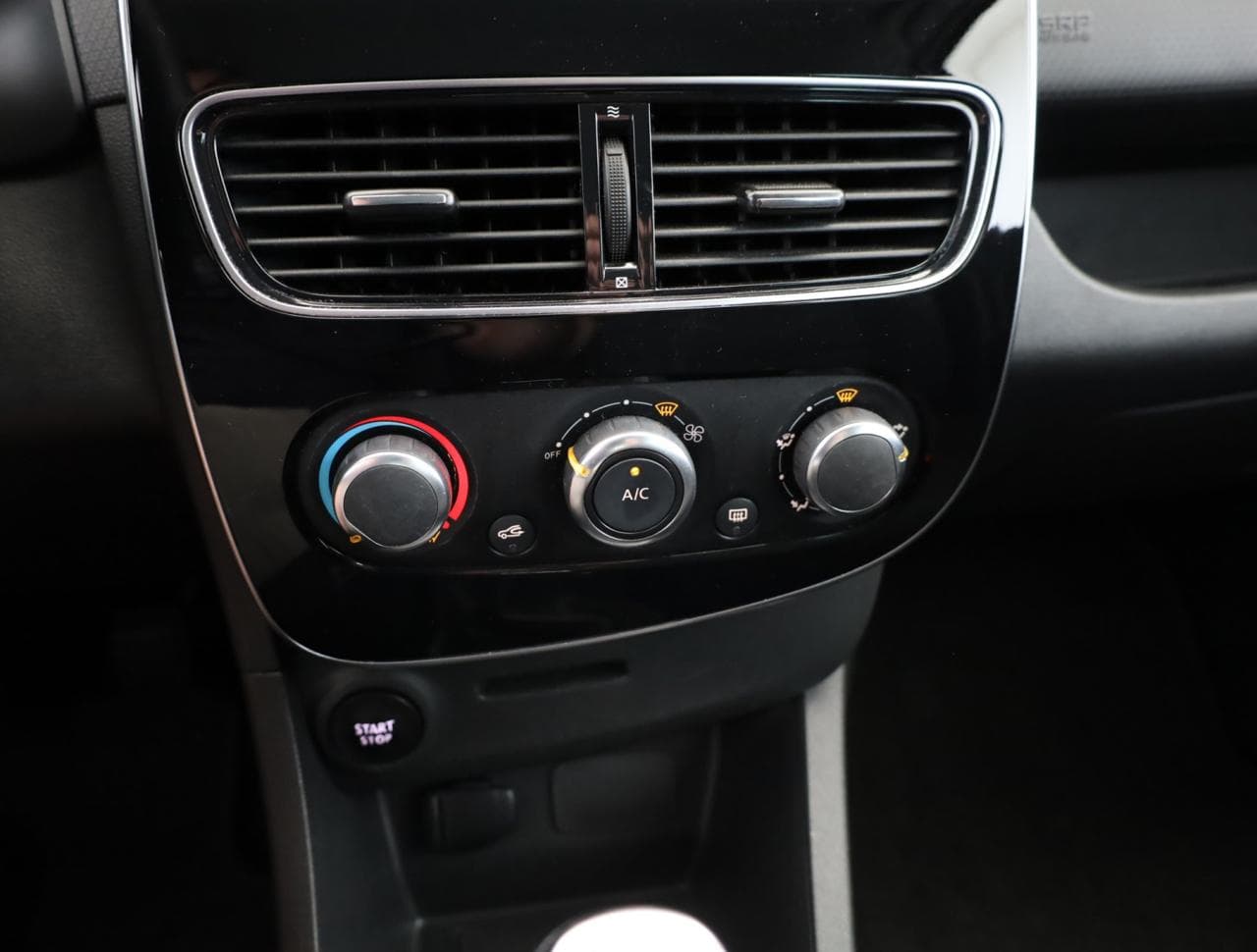 2018 Renault CLIO - 16