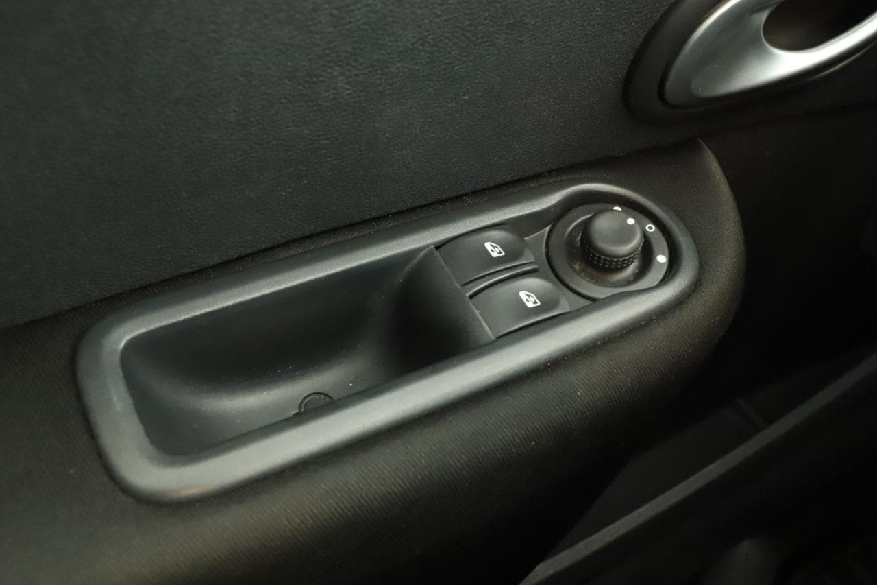 2012 Renault Clio - 15