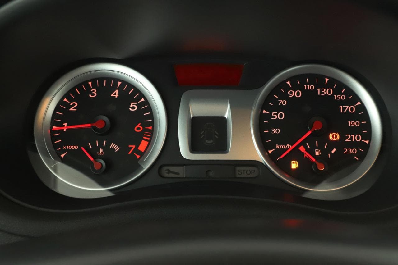 2012 Renault Clio - 16