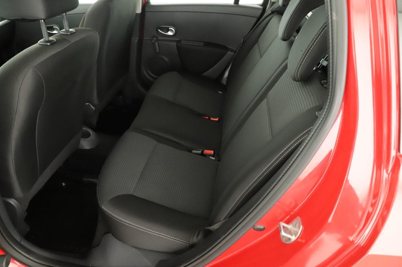 2012 Renault Clio - 12