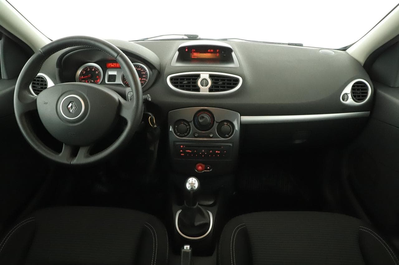 2012 Renault Clio - 9