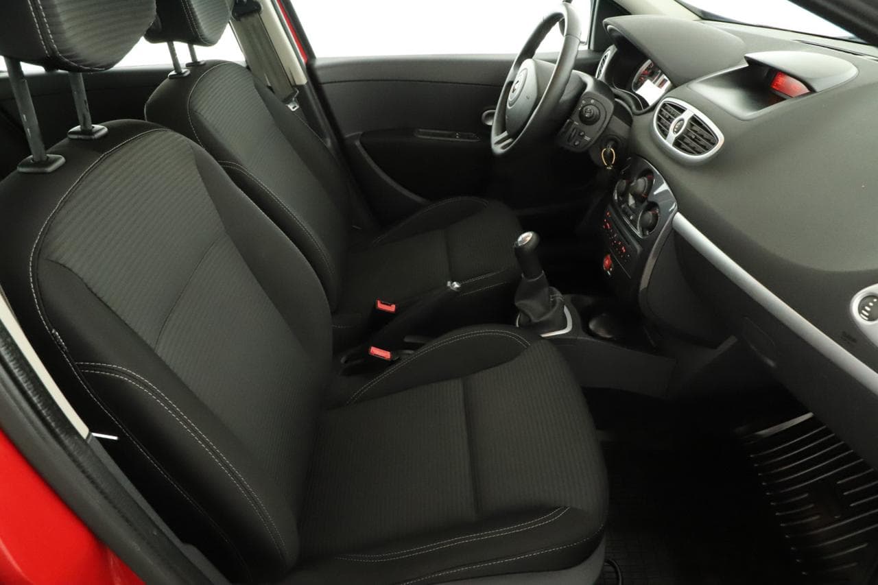 2012 Renault Clio - 10