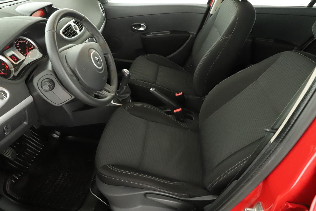 2012 Renault Clio - 13