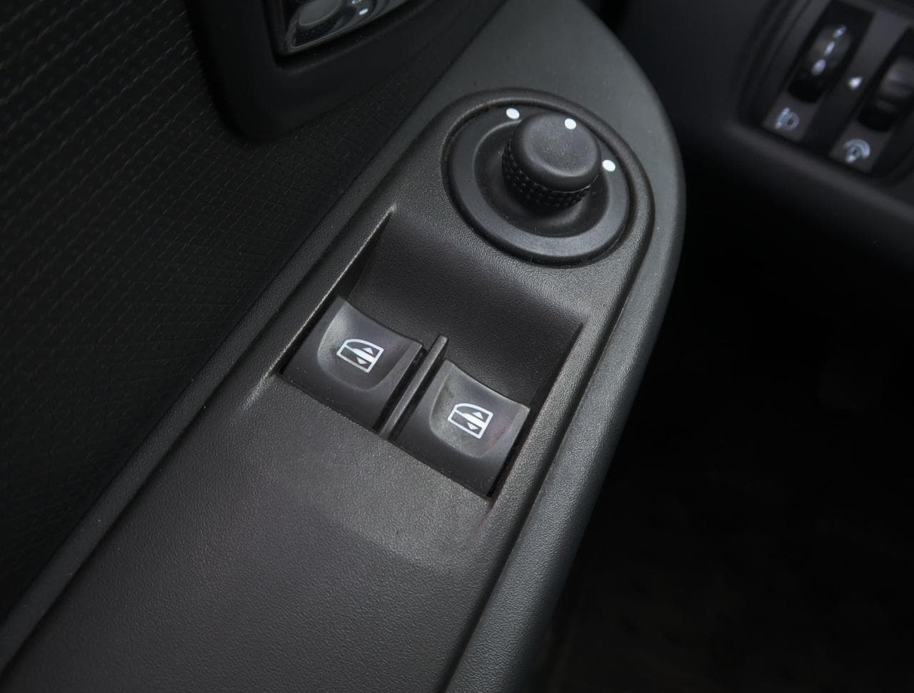 2013 Renault Clio - 20