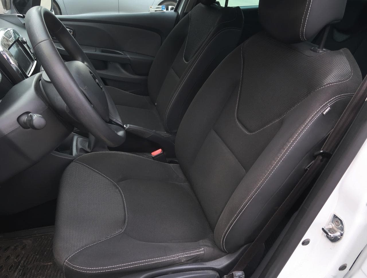 2013 Renault Clio - 16