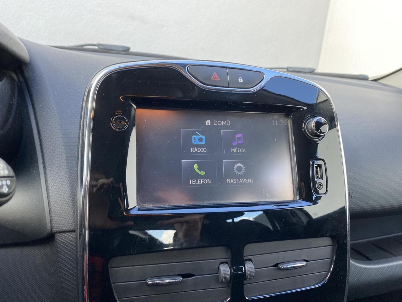 2015 Renault CLIO - 16