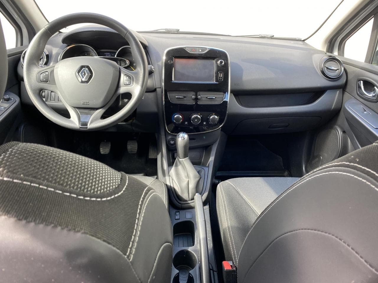 2015 Renault CLIO - 8