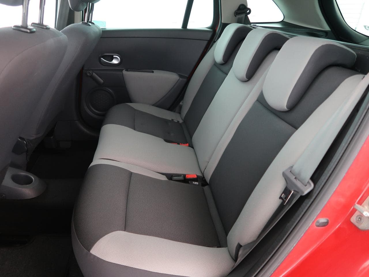 2011 Renault CLIO - 15