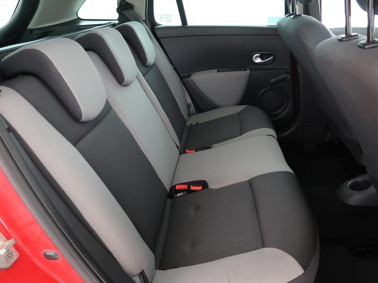 2011 Renault CLIO - 13