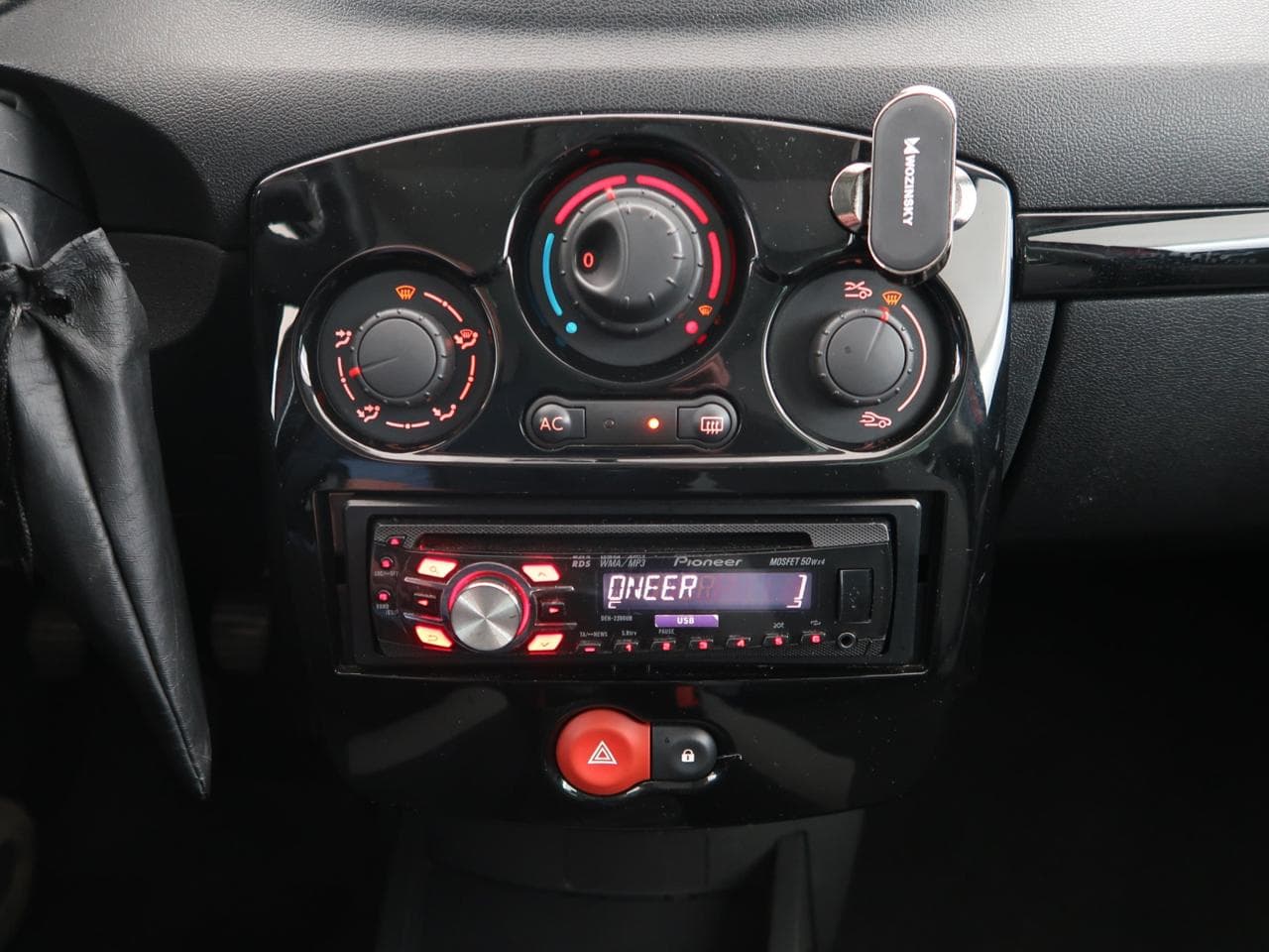 2011 Renault CLIO - 18