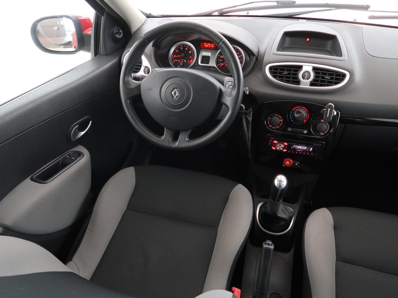 2011 Renault CLIO - 9