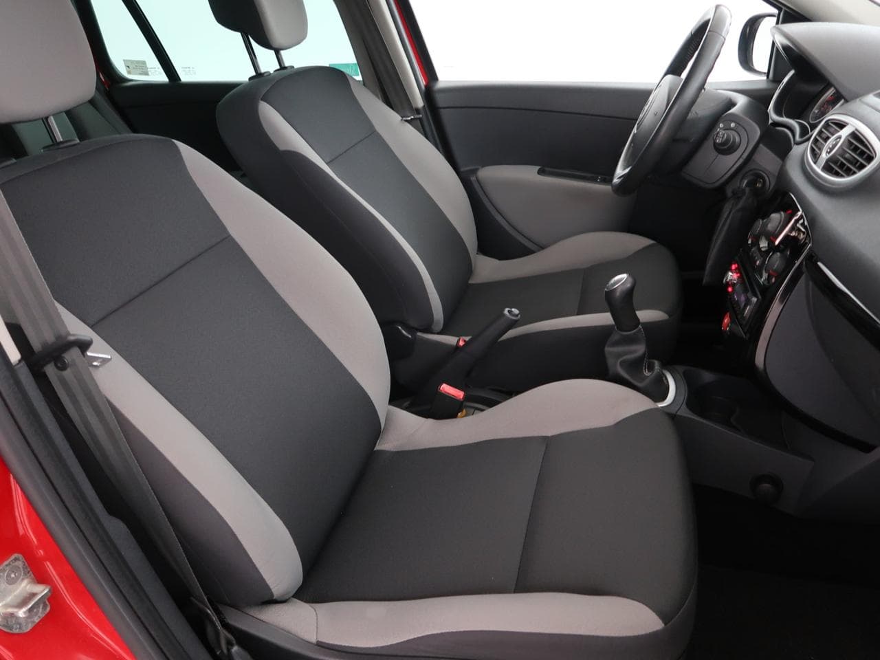 2011 Renault CLIO - 12