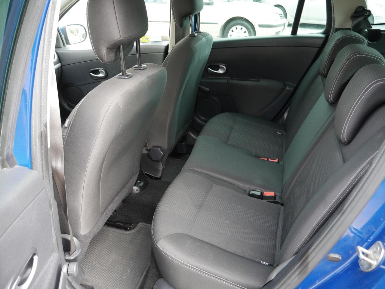 2011 Renault CLIO - 17