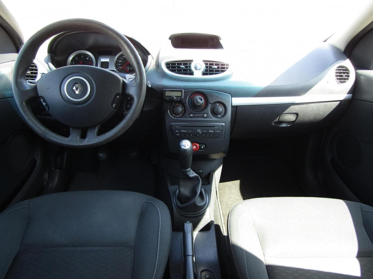 2009 Renault CLIO - 9