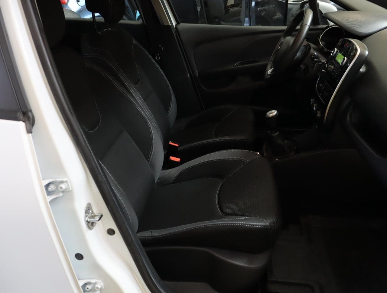 2018 Renault CLIO - 12