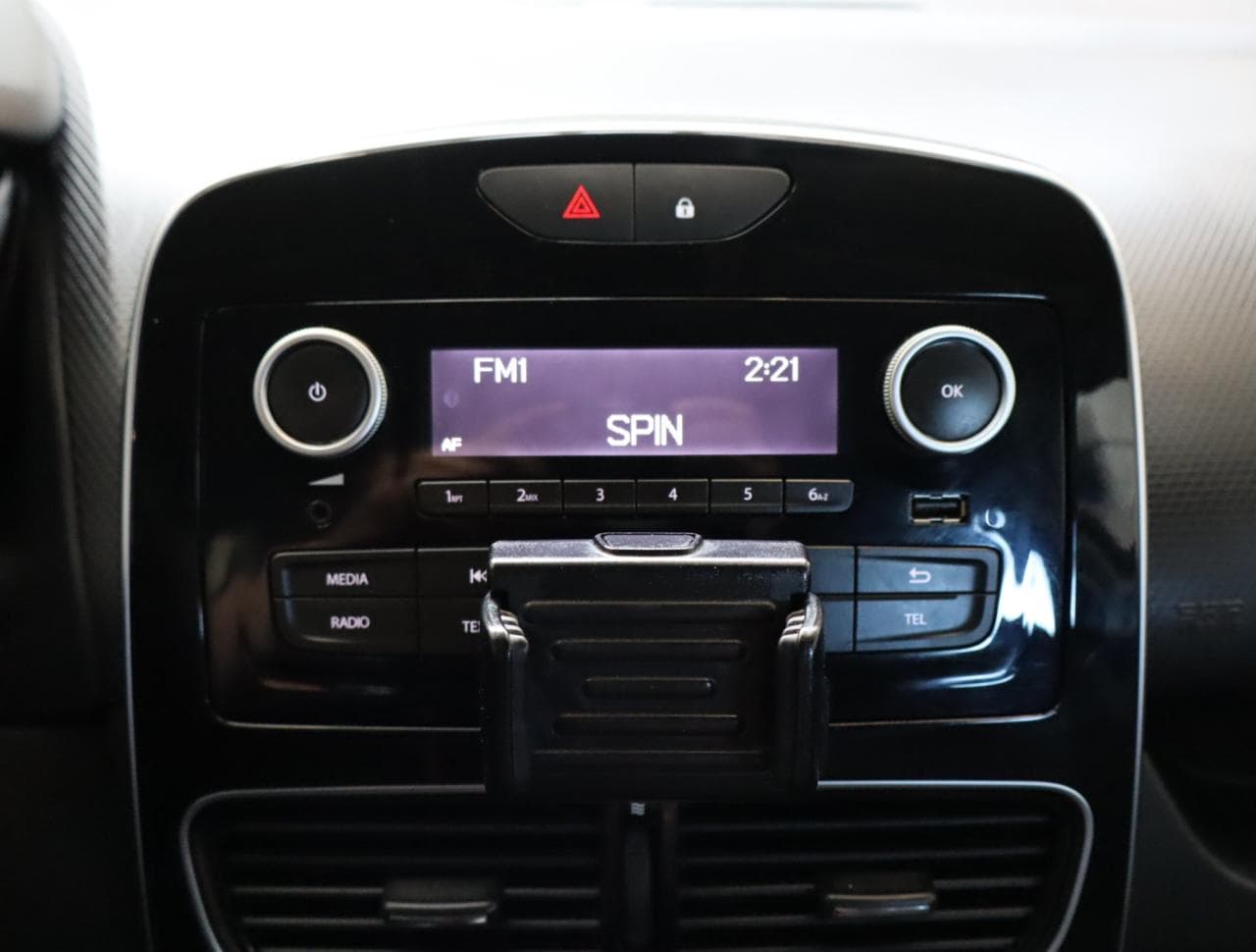 2018 Renault CLIO - 19