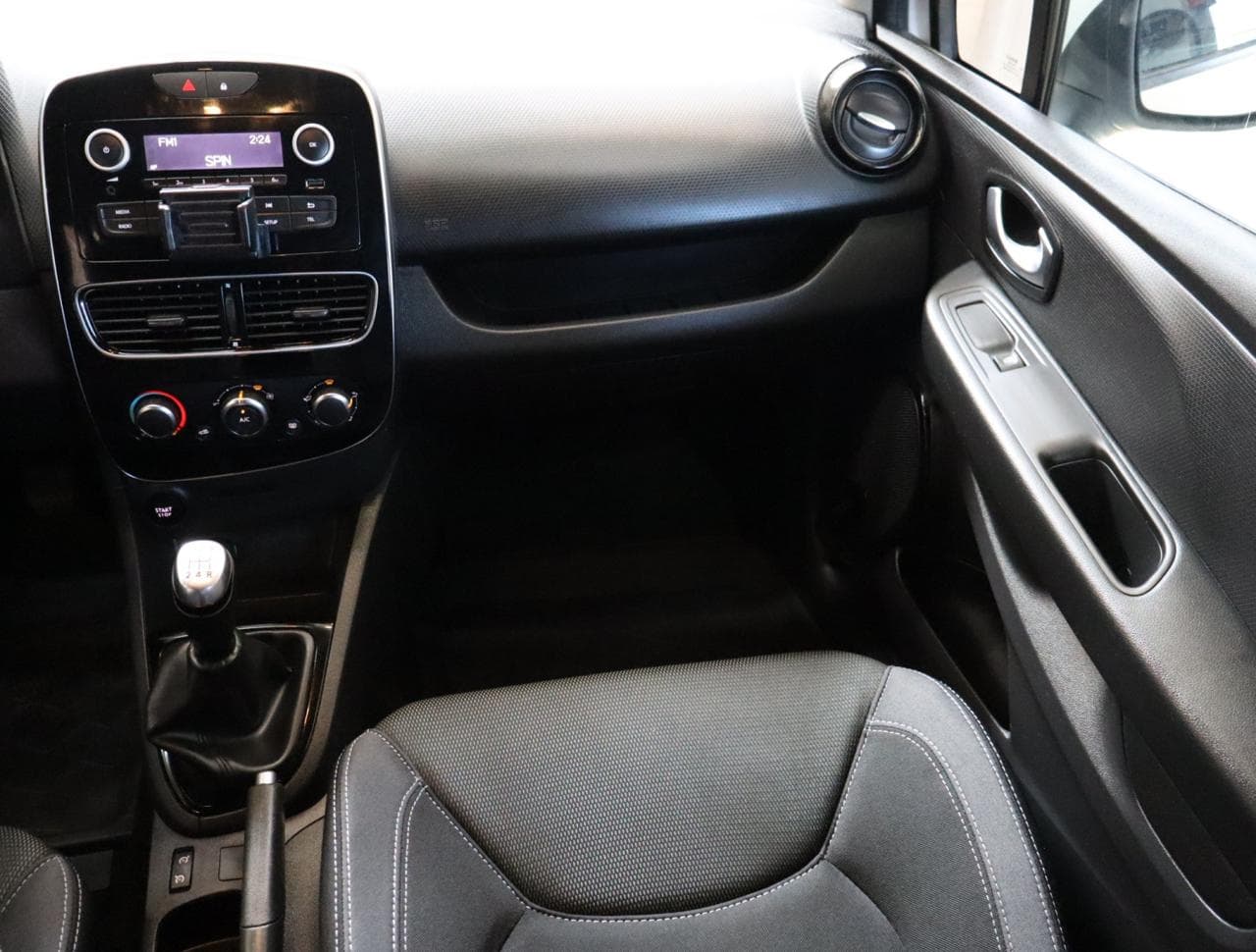 2018 Renault CLIO - 11