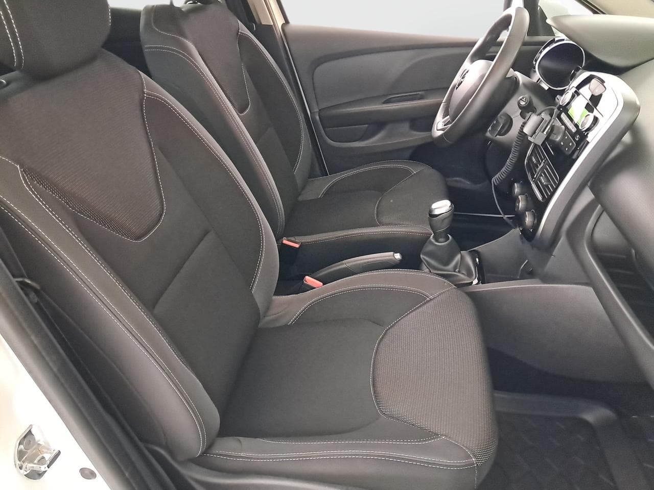 2019 Renault CLIO - 12