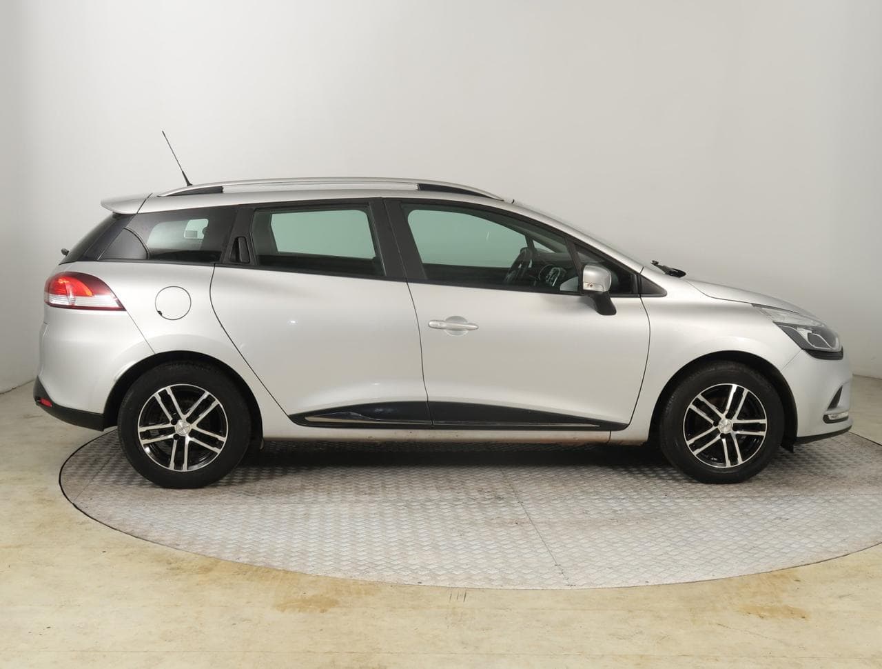 2018 Renault CLIO - 13