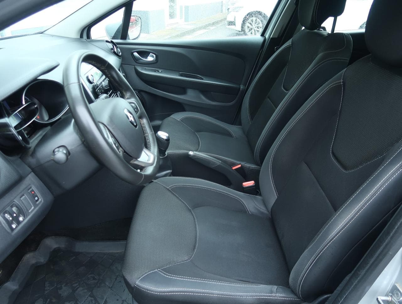 2018 Renault CLIO - 29