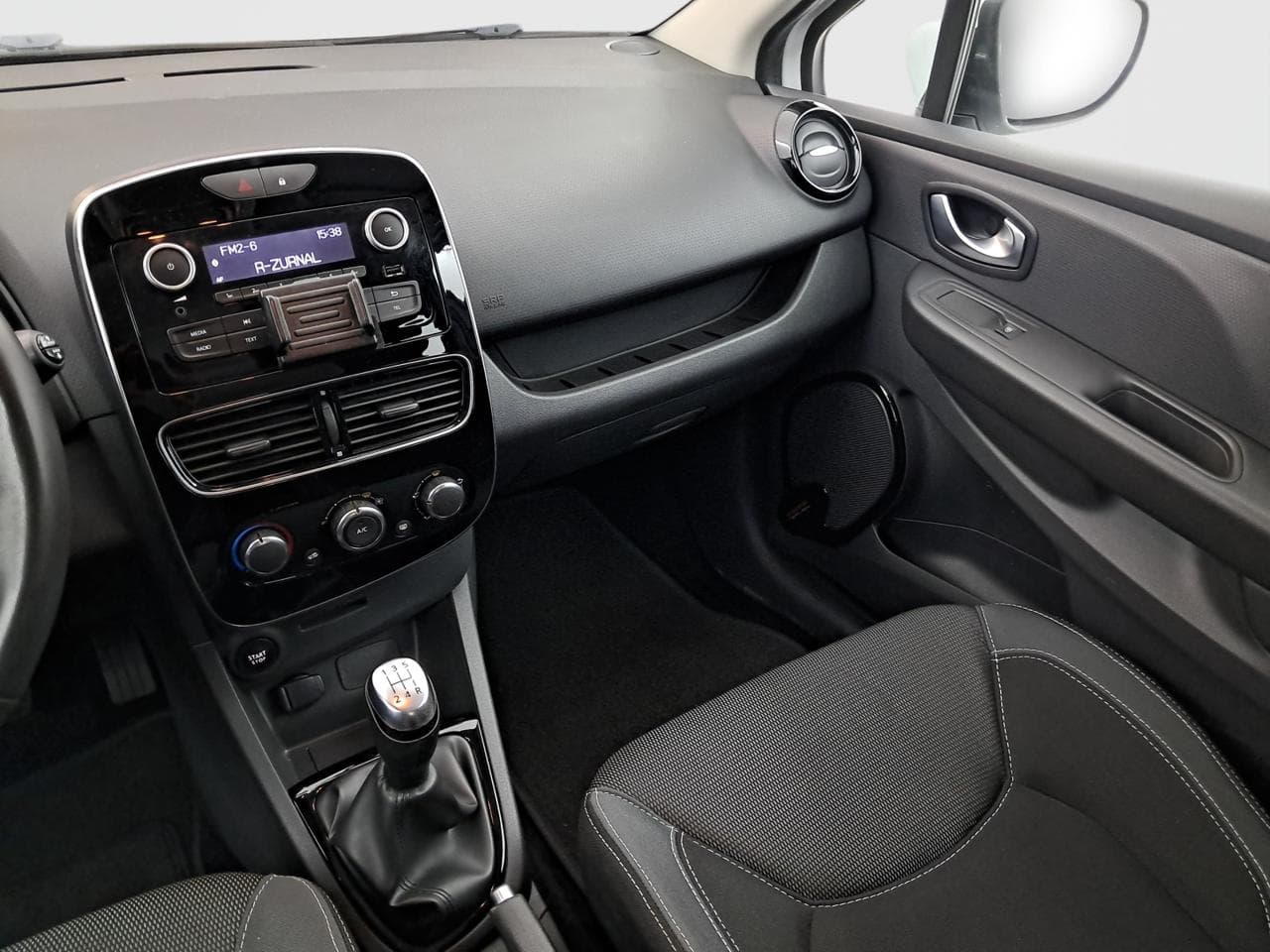 2018 Renault CLIO - 11