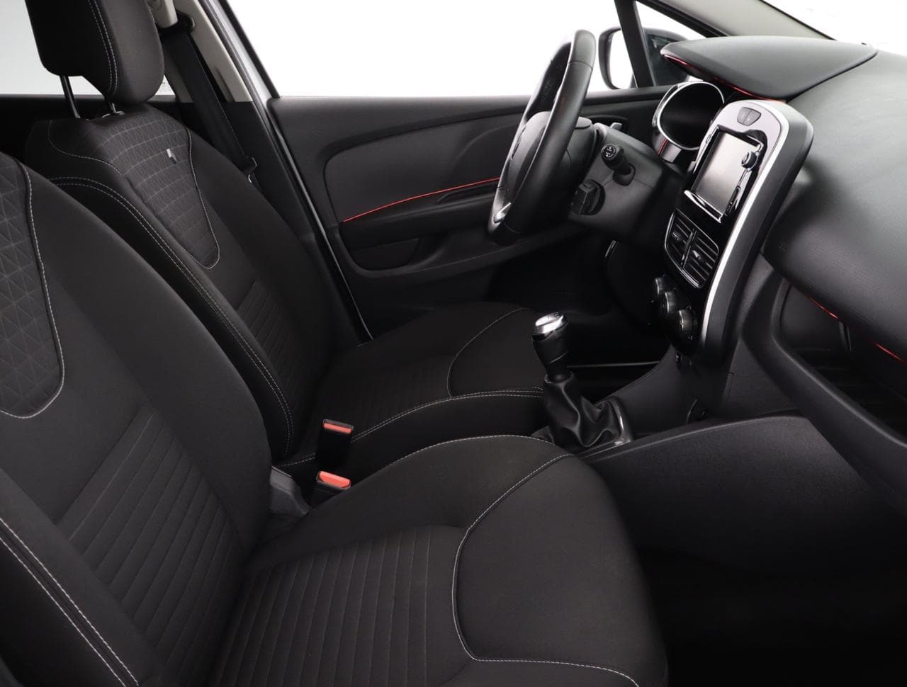 2017 Renault CLIO - 23