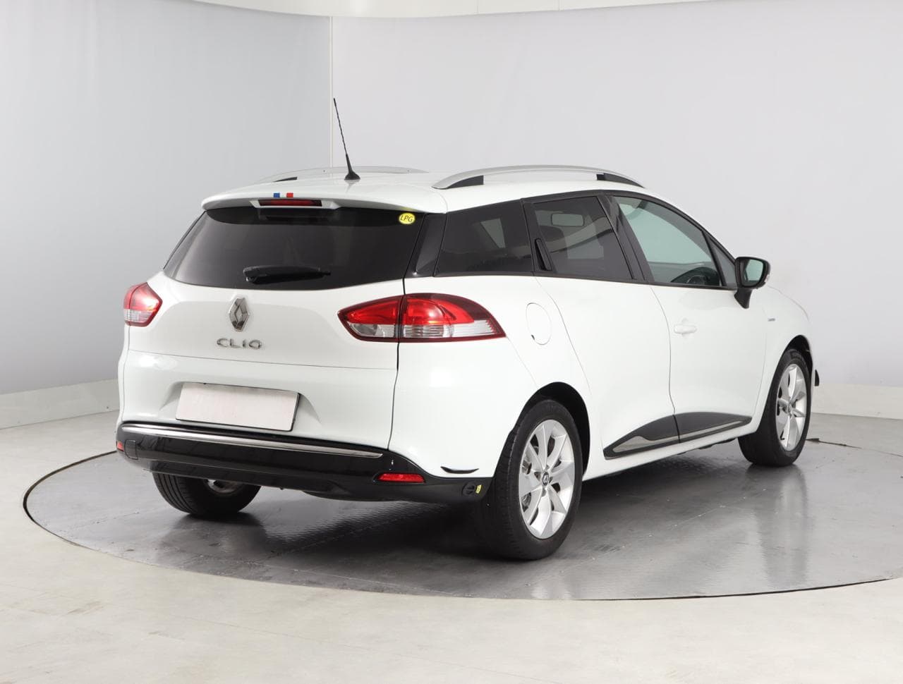 2017 Renault CLIO - 13