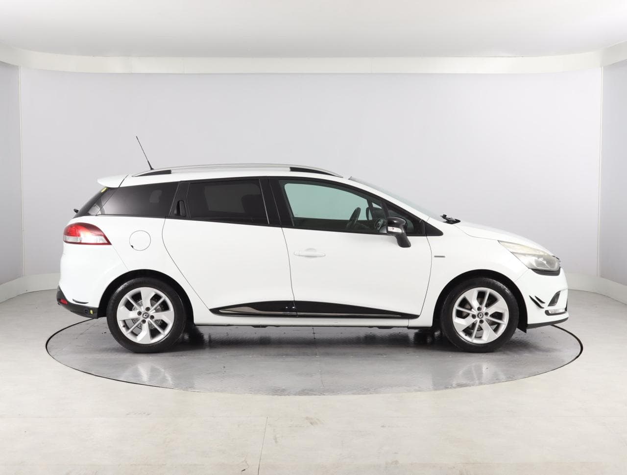 2017 Renault CLIO - 15