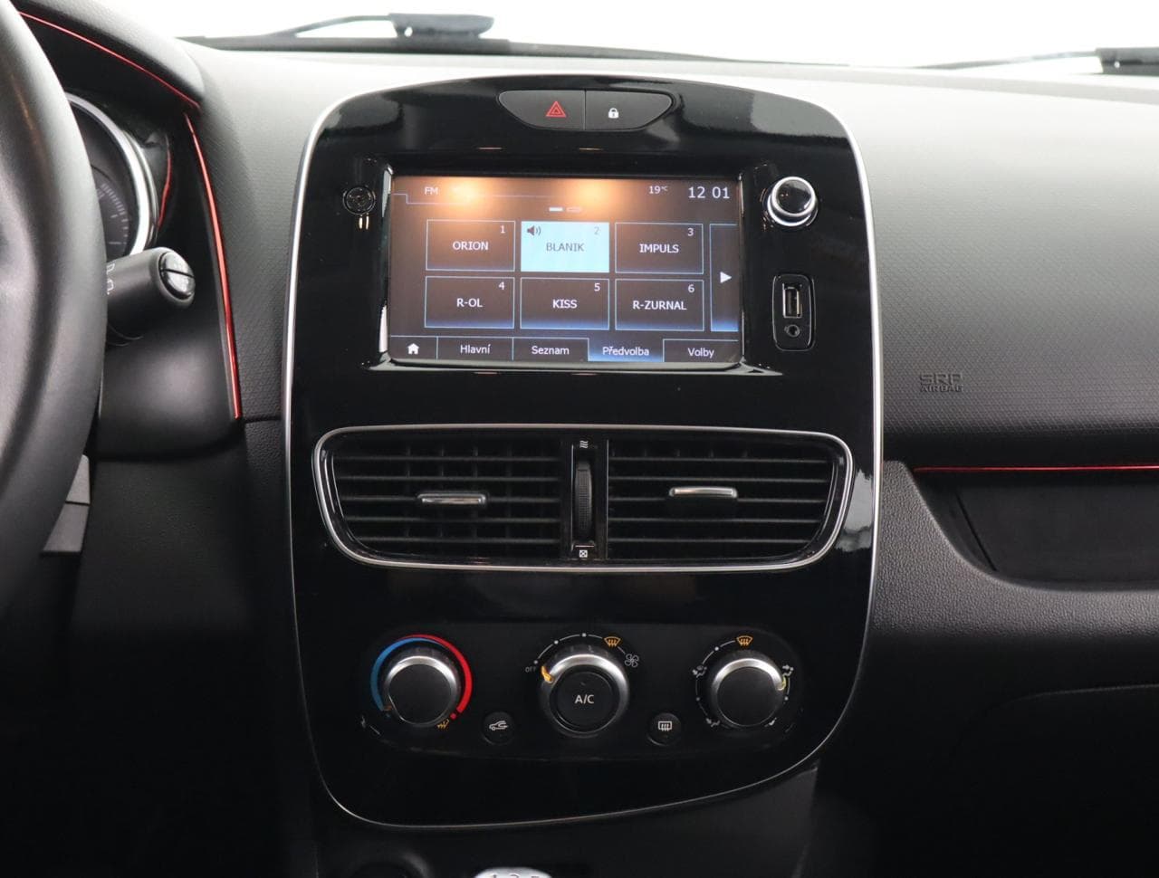 2017 Renault CLIO - 33