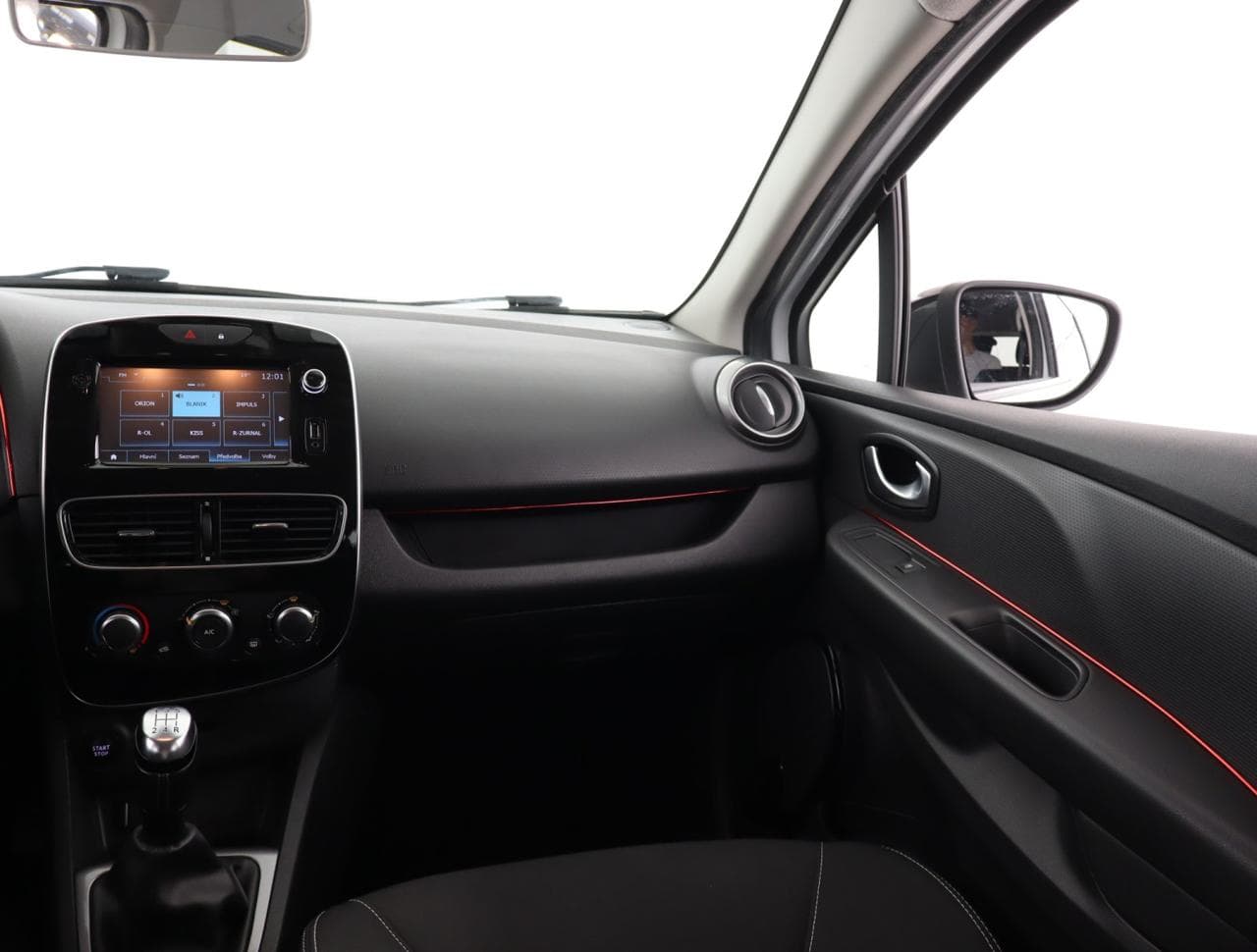 2017 Renault CLIO - 21