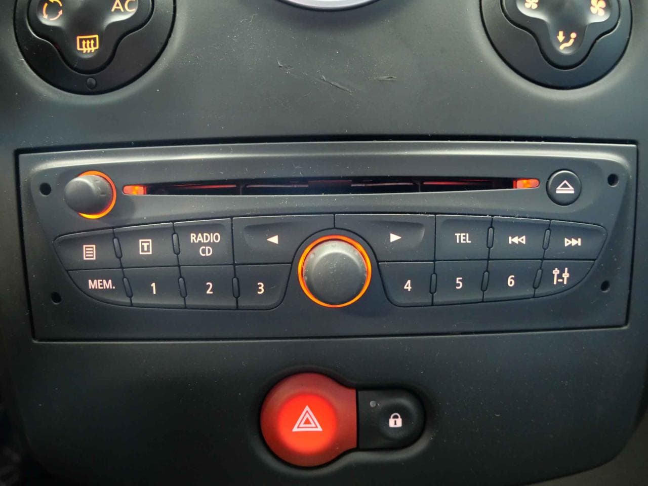 2010 Renault CLIO - 28