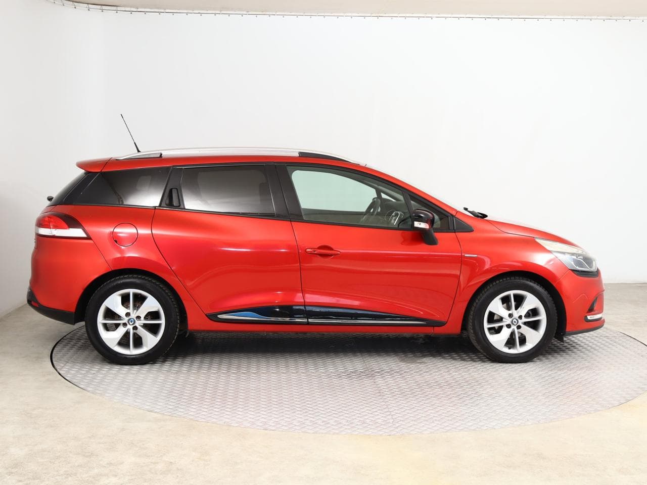 2016 Renault CLIO - 14