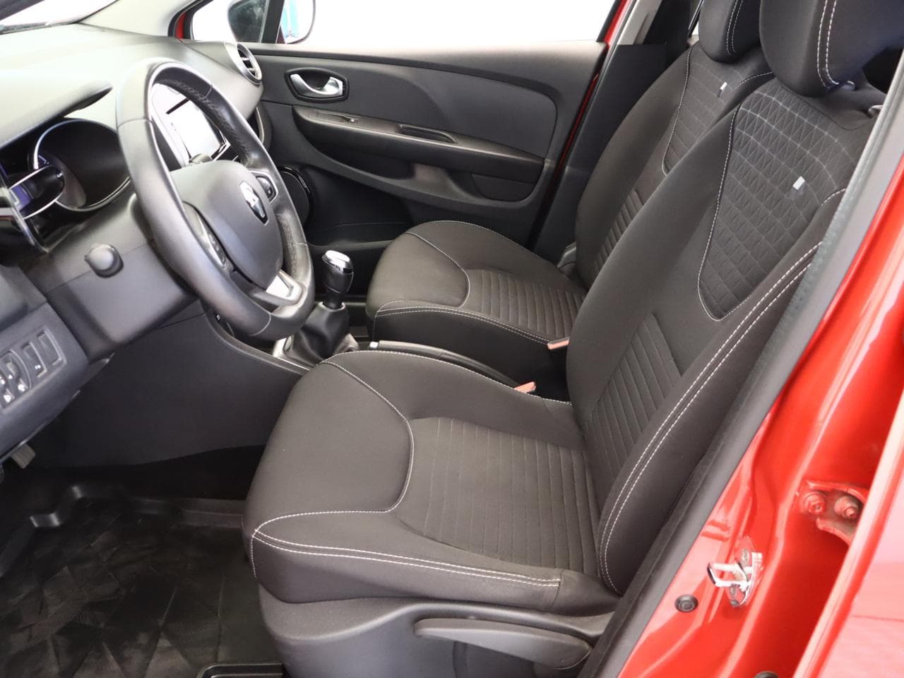 2016 Renault CLIO - 26