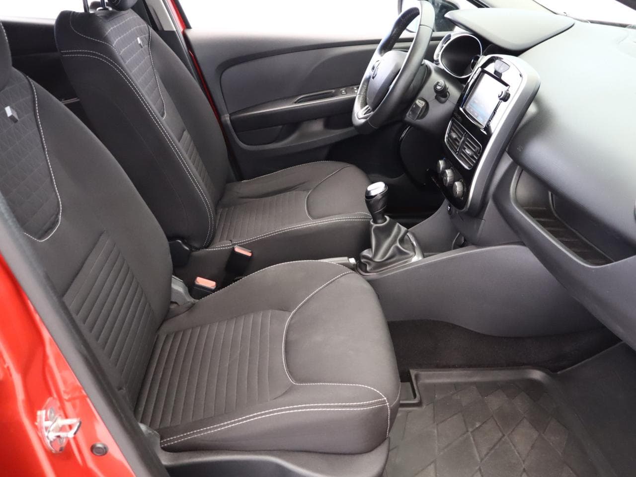 2016 Renault CLIO - 18