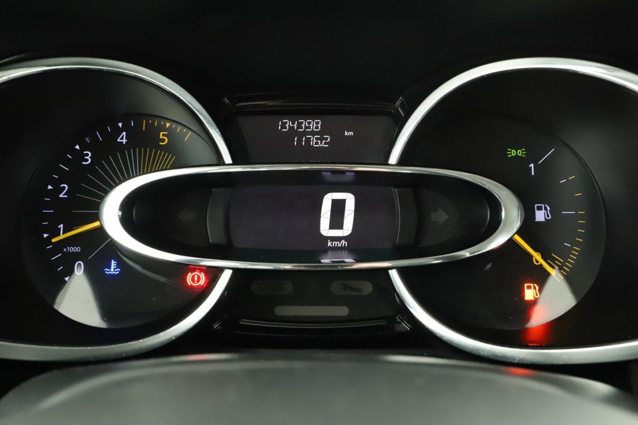 2015 Renault CLIO - 15