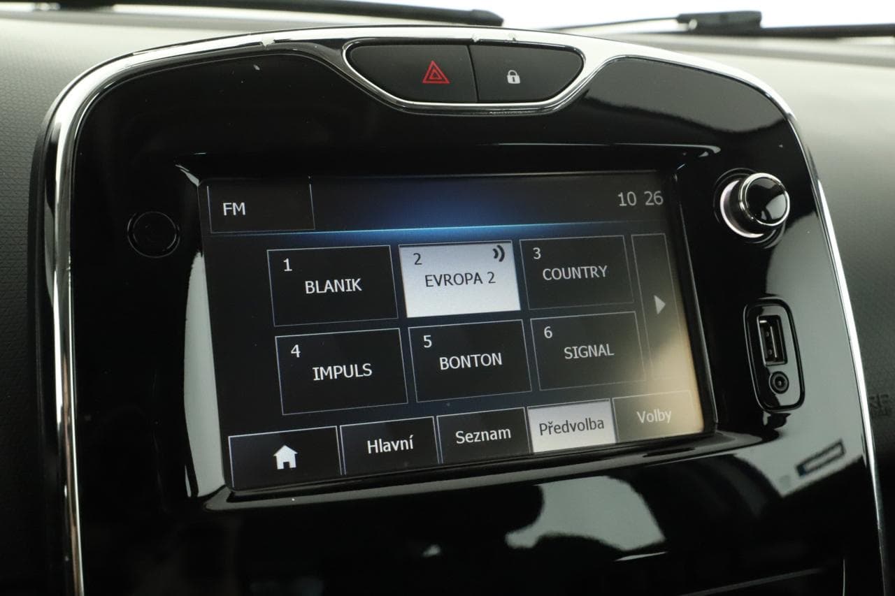 2015 Renault CLIO - 19