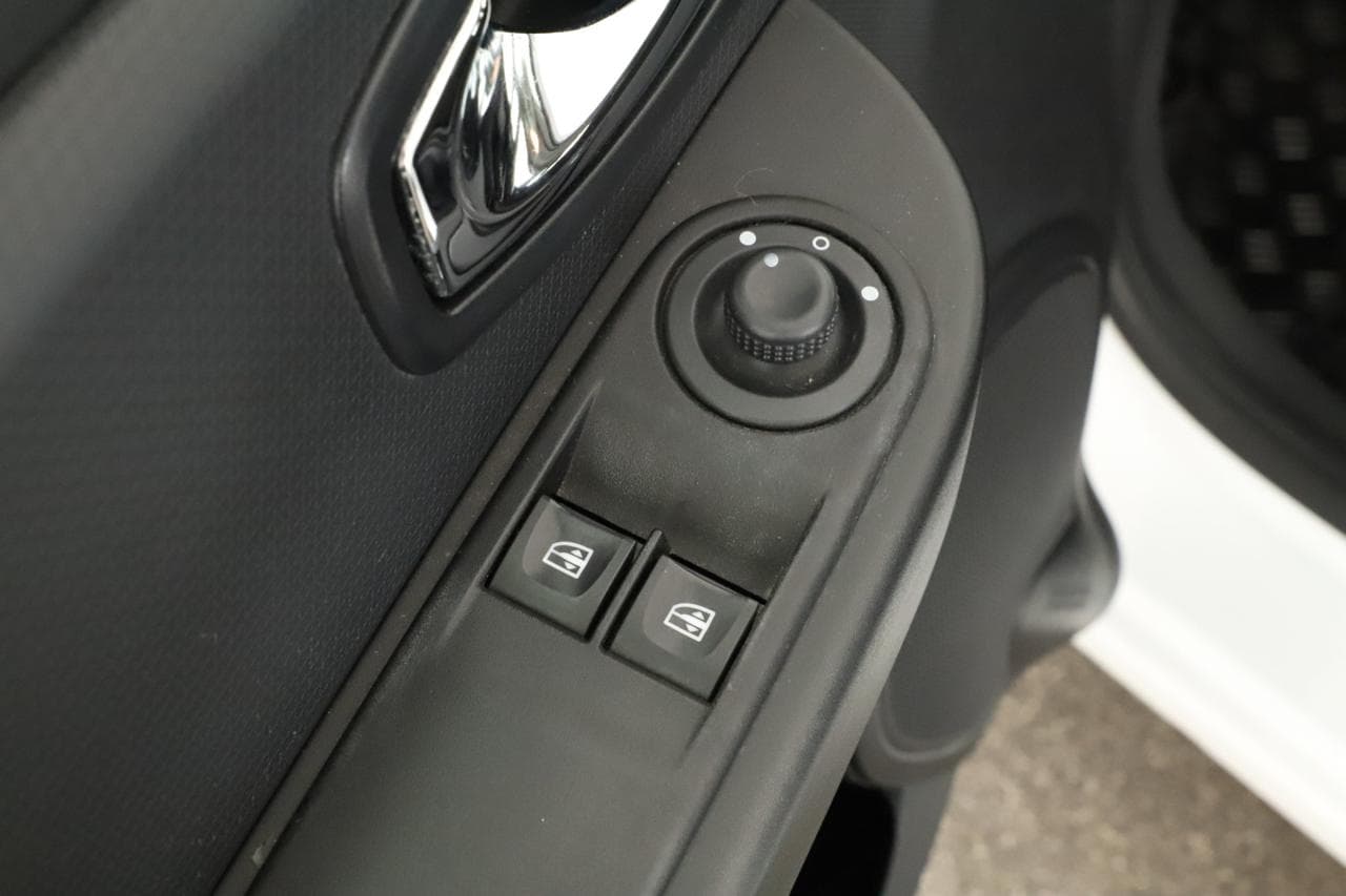 2015 Renault CLIO - 23